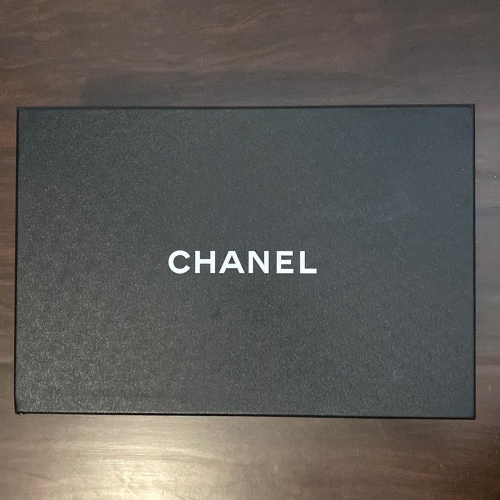 CHANEL Large Gift Box
